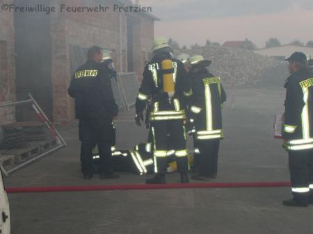Werkstattbrand Firma Gruenning Einsatzuebung 26