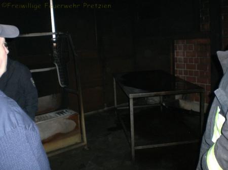 Brandbekaempfung im Feuerwehruebungshaus