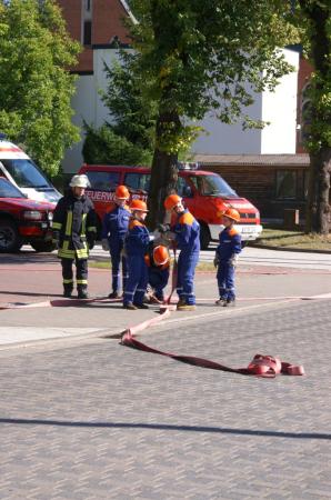 Schauvorfuehrung der Jugendfeuerwehr in Gommern 11