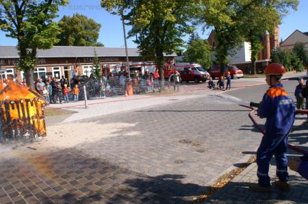 Schauvorfuehrung der Jugendfeuerwehr in Gommern 13
