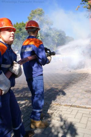 Schauvorfuehrung der Jugendfeuerwehr in Gommern 15