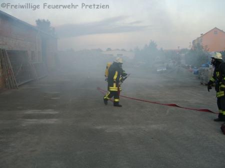 Werkstattbrand Firma Gruenning Einsatzuebung 9